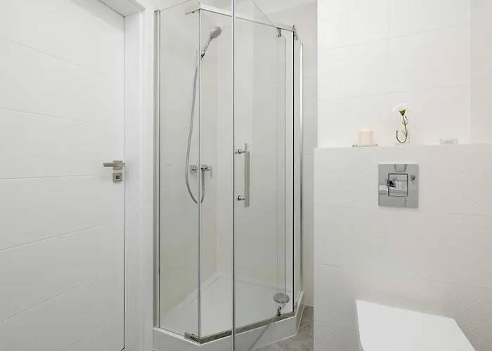 Nowoczesne Typu Z Parkingiem By Renters * شتشيتسين